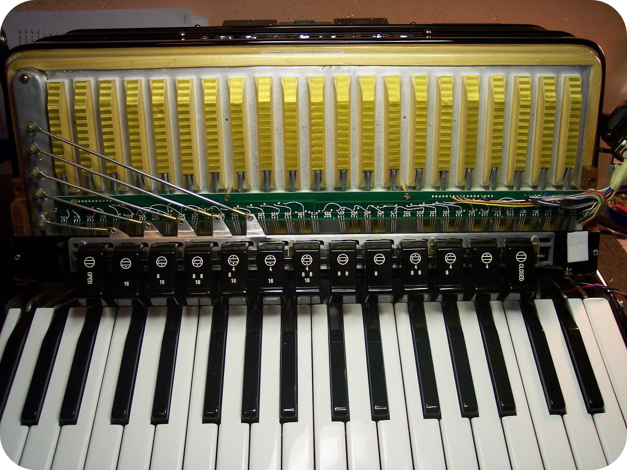 Front Contacts image